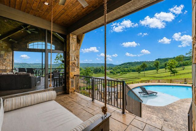 1 Rivers Pointe Drive, Hebron, KY 41048