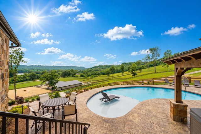 1 Rivers Pointe Drive, Hebron, KY 41048