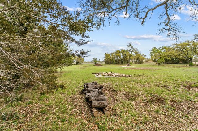 107 E. Flying Owl DR, Johnson City, TX 78636