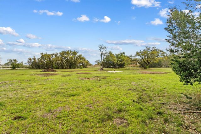 107 E. Flying Owl DR, Johnson City, TX 78636