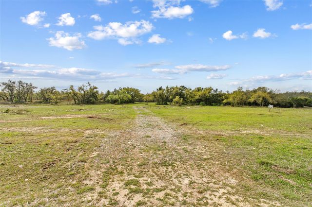107 E. Flying Owl DR, Johnson City, TX 78636