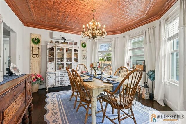 6 Thomas Street, Sayreville, NJ 08872