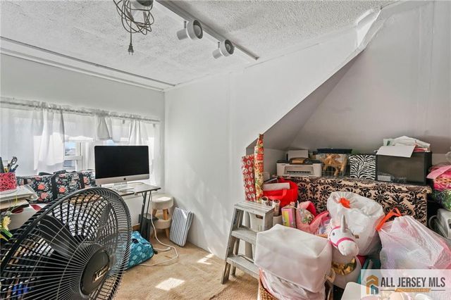 6 Thomas Street, Sayreville, NJ 08872