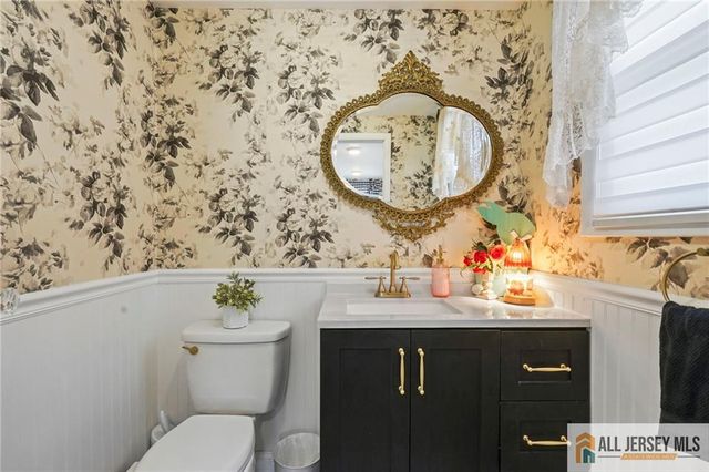 6 Thomas Street, Sayreville, NJ 08872