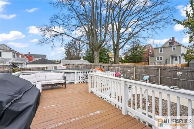 6 Thomas Street, Sayreville, NJ 08872