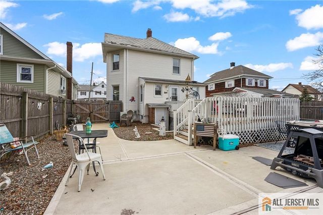 6 Thomas Street, Sayreville, NJ 08872