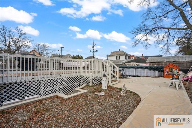 6 Thomas Street, Sayreville, NJ 08872