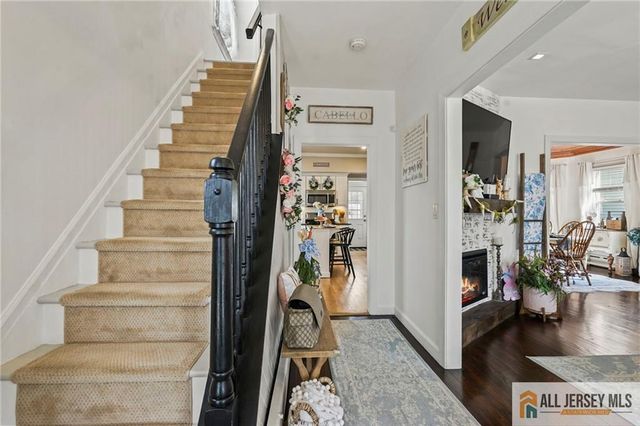 6 Thomas Street, Sayreville, NJ 08872