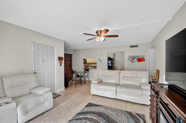 815 Sky Pine Way B1, Greenacres, FL 33415