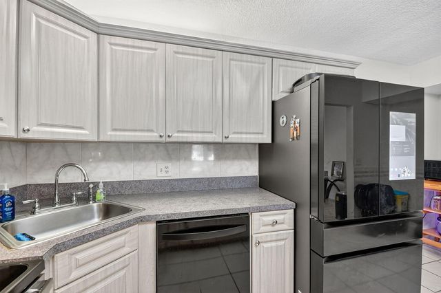 815 Sky Pine Way B1, Greenacres, FL 33415