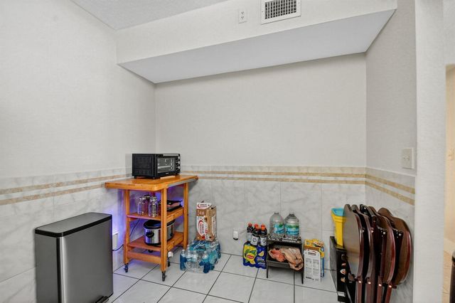 815 Sky Pine Way B1, Greenacres, FL 33415