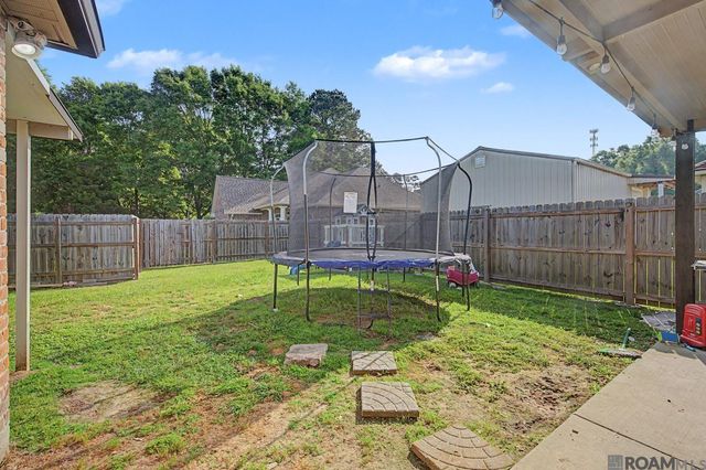 9305 Rue De Benoit, Denham Springs, LA 70706