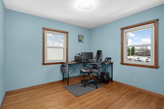 3020 Woodlark Lane, Eagan, MN 55121