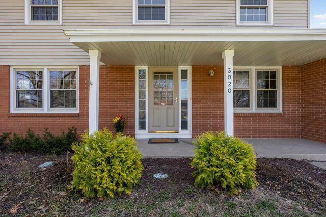 3020 Woodlark Lane, Eagan, MN 55121