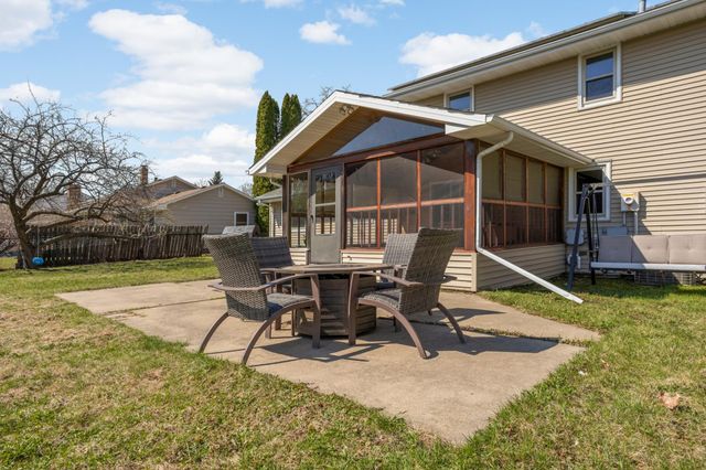 3020 Woodlark Lane, Eagan, MN 55121