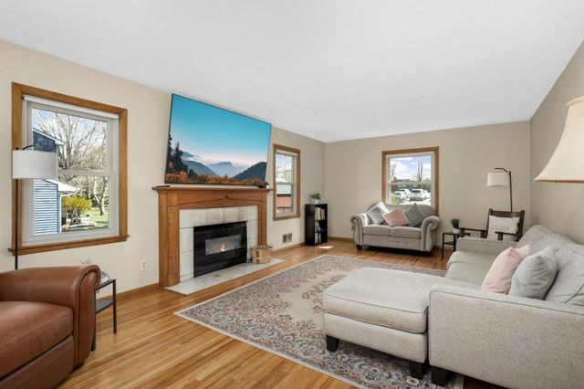 3020 Woodlark Lane, Eagan, MN 55121