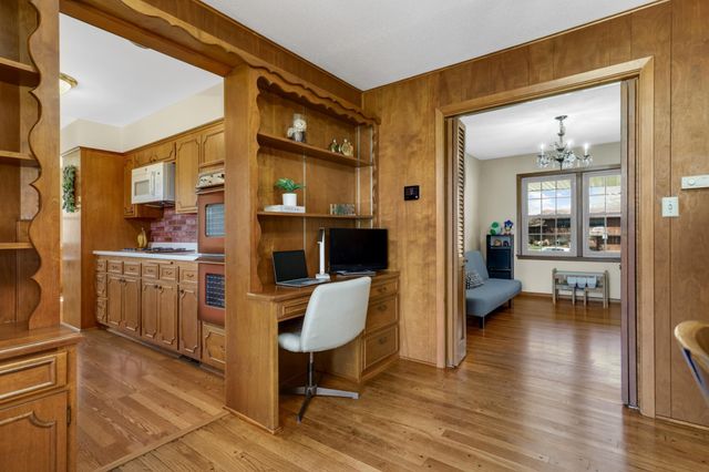 3020 Woodlark Lane, Eagan, MN 55121