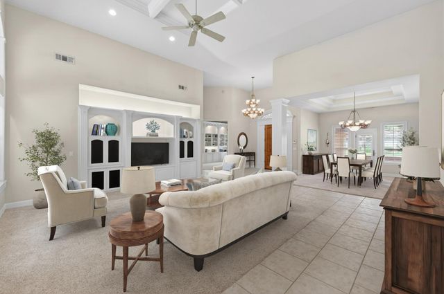 6660 N St Catherine Court, Fresno, CA 93711