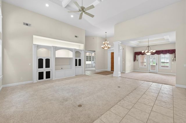 6660 N St Catherine Court, Fresno, CA 93711