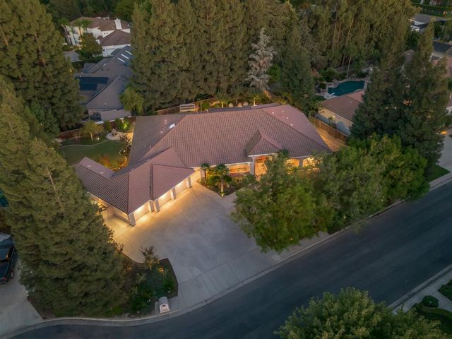 6660 N St Catherine Court, Fresno, CA 93711