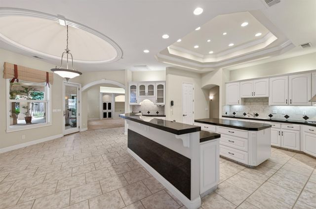 6660 N St Catherine Court, Fresno, CA 93711