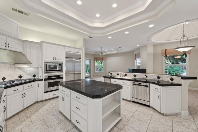 6660 N St Catherine Court, Fresno, CA 93711