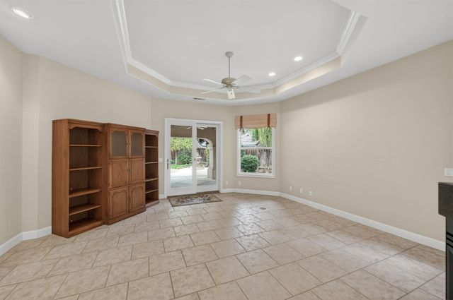 6660 N St Catherine Court, Fresno, CA 93711