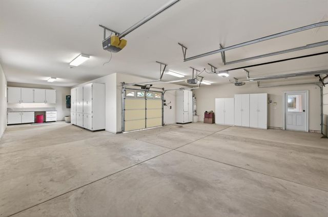 6660 N St Catherine Court, Fresno, CA 93711