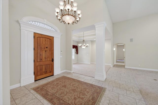 6660 N St Catherine Court, Fresno, CA 93711