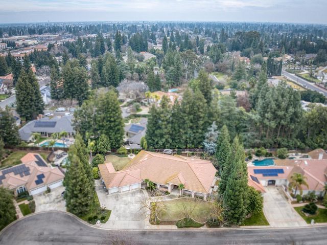 6660 N St Catherine Court, Fresno, CA 93711