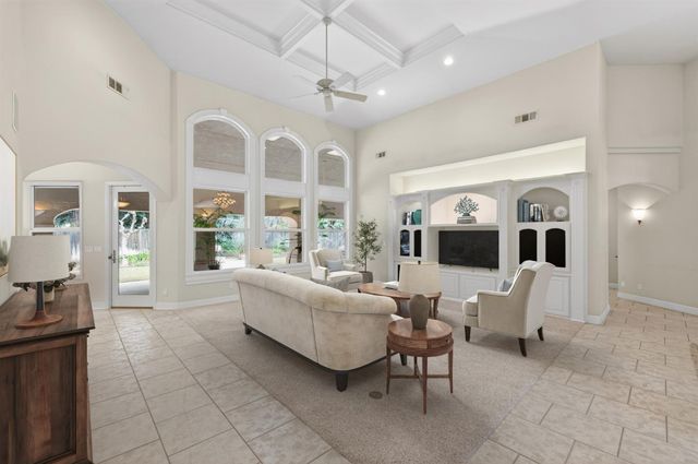 6660 N St Catherine Court, Fresno, CA 93711