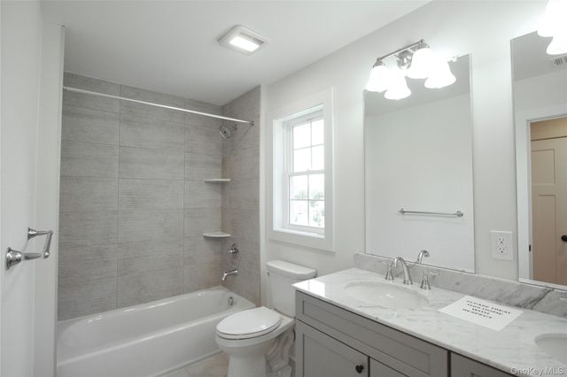 84 Frank Street, New Windsor, NY 12553