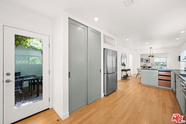 10625 Esther Avenue, Los Angeles, CA 90064