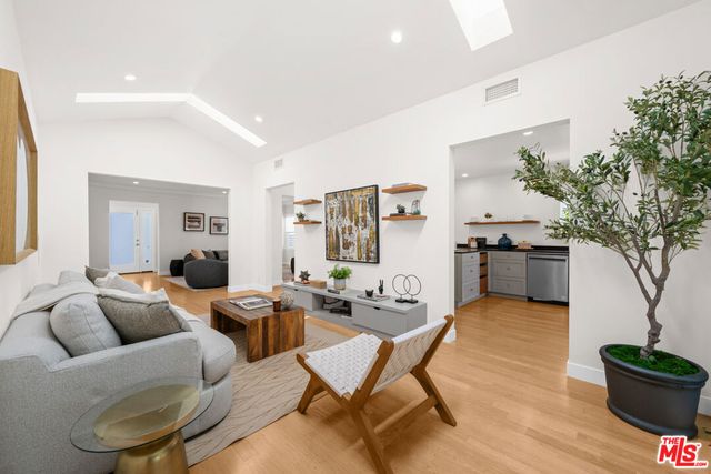 10625 Esther Avenue, Los Angeles, CA 90064