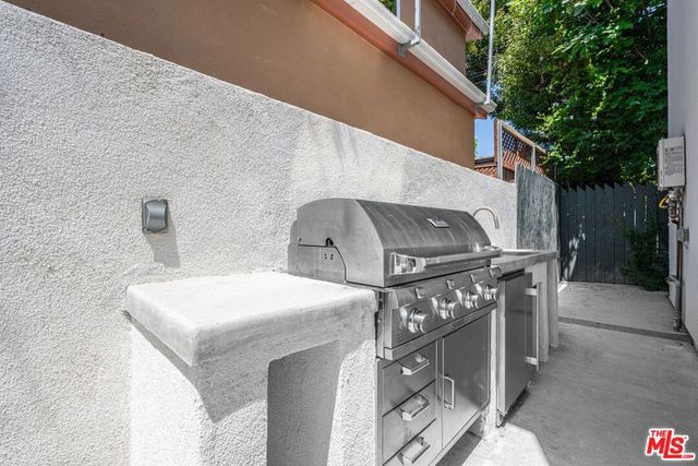 10625 Esther Avenue, Los Angeles, CA 90064