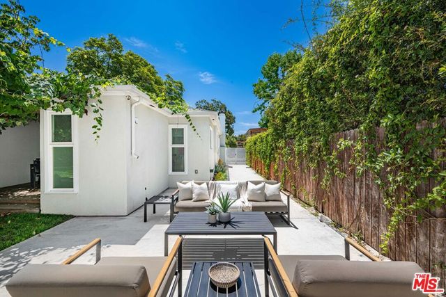 10625 Esther Avenue, Los Angeles, CA 90064