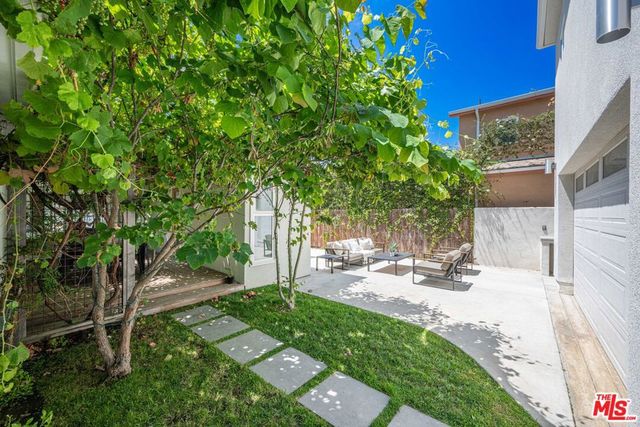 10625 Esther Avenue, Los Angeles, CA 90064