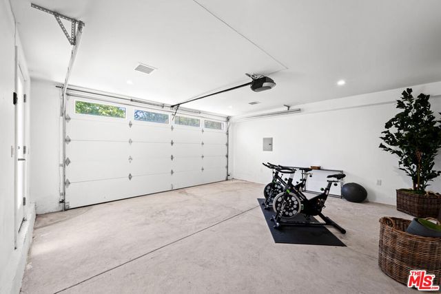 10625 Esther Avenue, Los Angeles, CA 90064