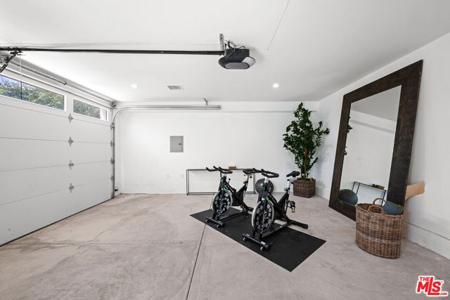 10625 Esther Avenue, Los Angeles, CA 90064