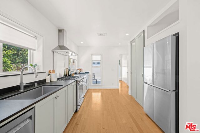 10625 Esther Avenue, Los Angeles, CA 90064