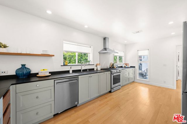 10625 Esther Avenue, Los Angeles, CA 90064