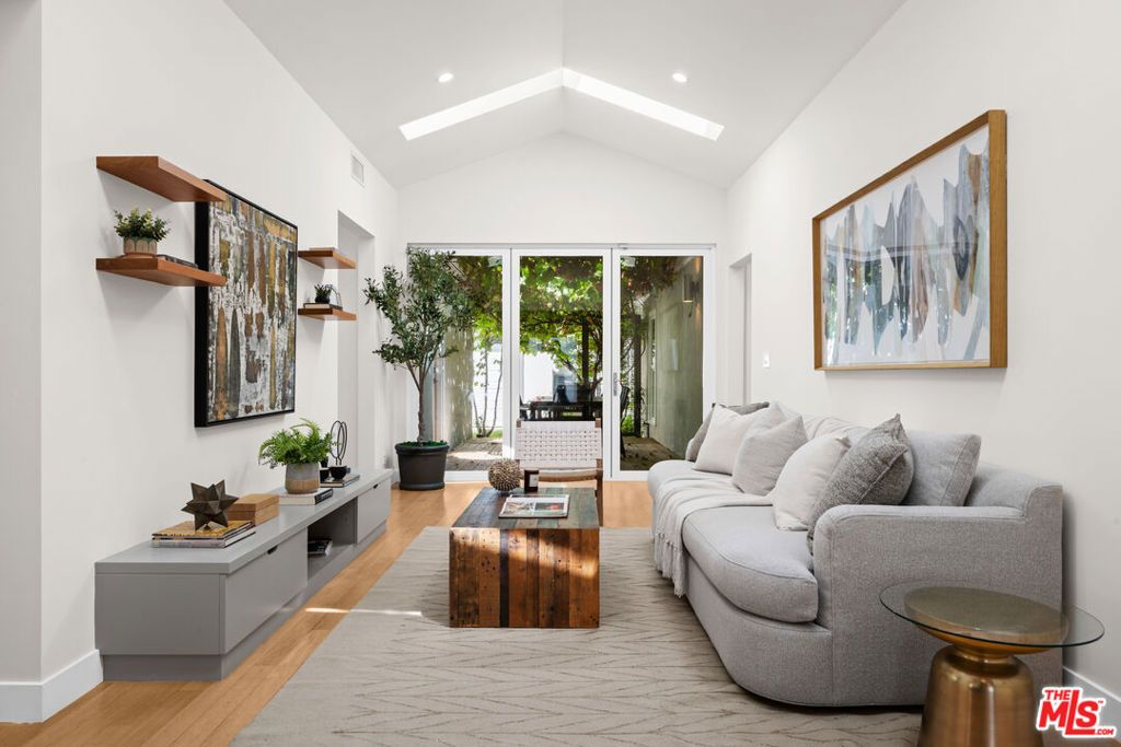 10625 Esther Avenue, Los Angeles, CA 90064