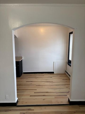 915 N 24th STREET, Milwaukee, WI 53233