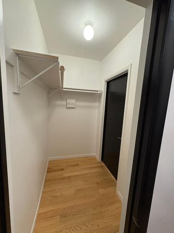 915 N 24th STREET, Milwaukee, WI 53233