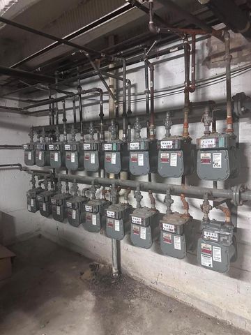 915 N 24th STREET, Milwaukee, WI 53233