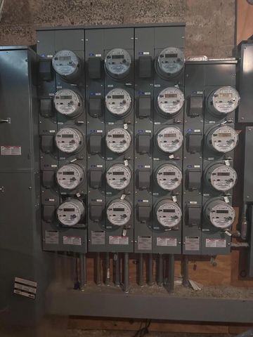 915 N 24th STREET, Milwaukee, WI 53233