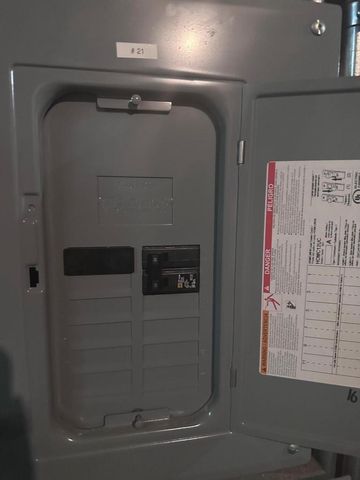 915 N 24th STREET, Milwaukee, WI 53233