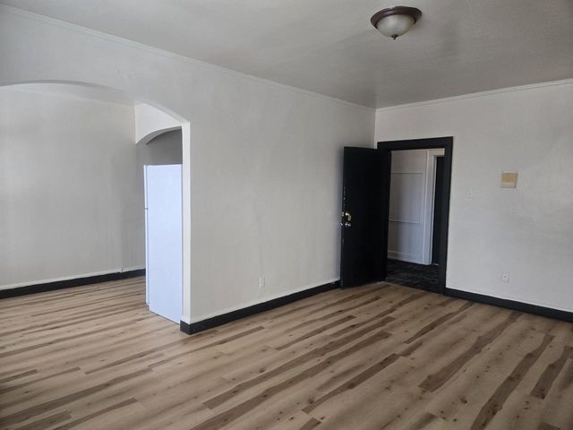 915 N 24th STREET, Milwaukee, WI 53233