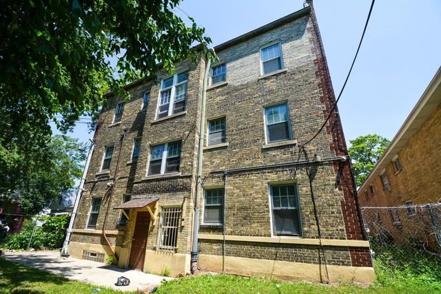 915 N 24th STREET, Milwaukee, WI 53233