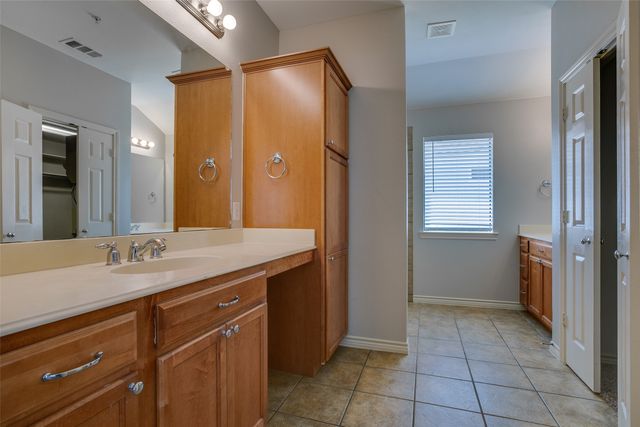 2415 Stutz Drive C, Dallas, TX 75235